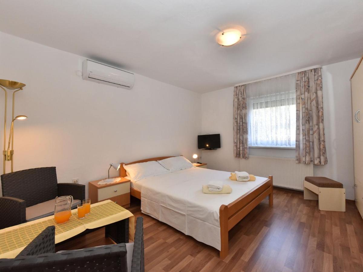 Traditional Apartment In Zadar With Garden Экстерьер фото