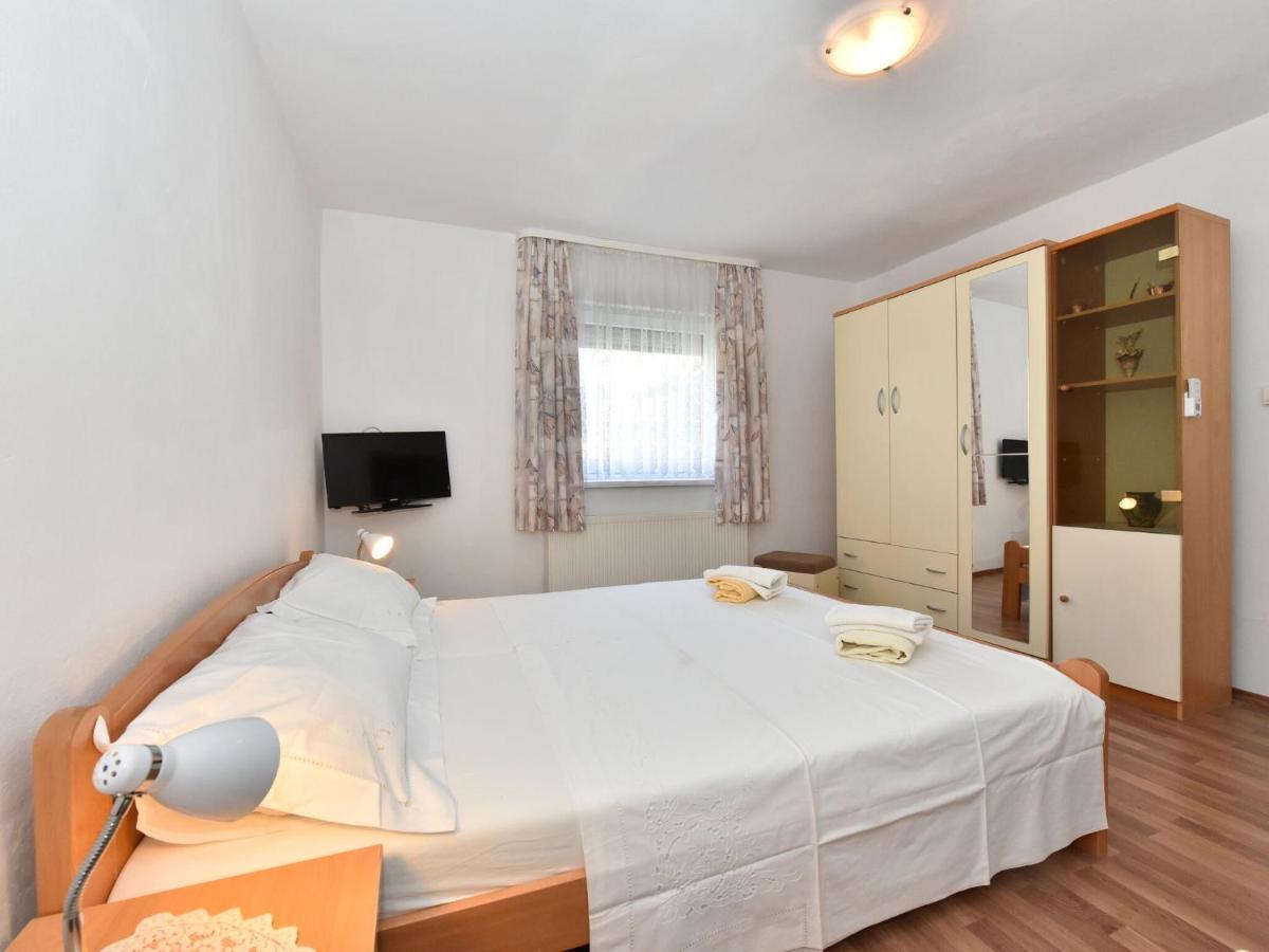 Traditional Apartment In Zadar With Garden Экстерьер фото